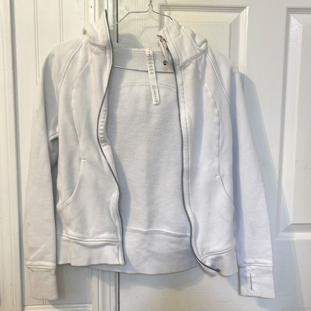 White Lululemon Scuba full zip. Size 6, rarely used.